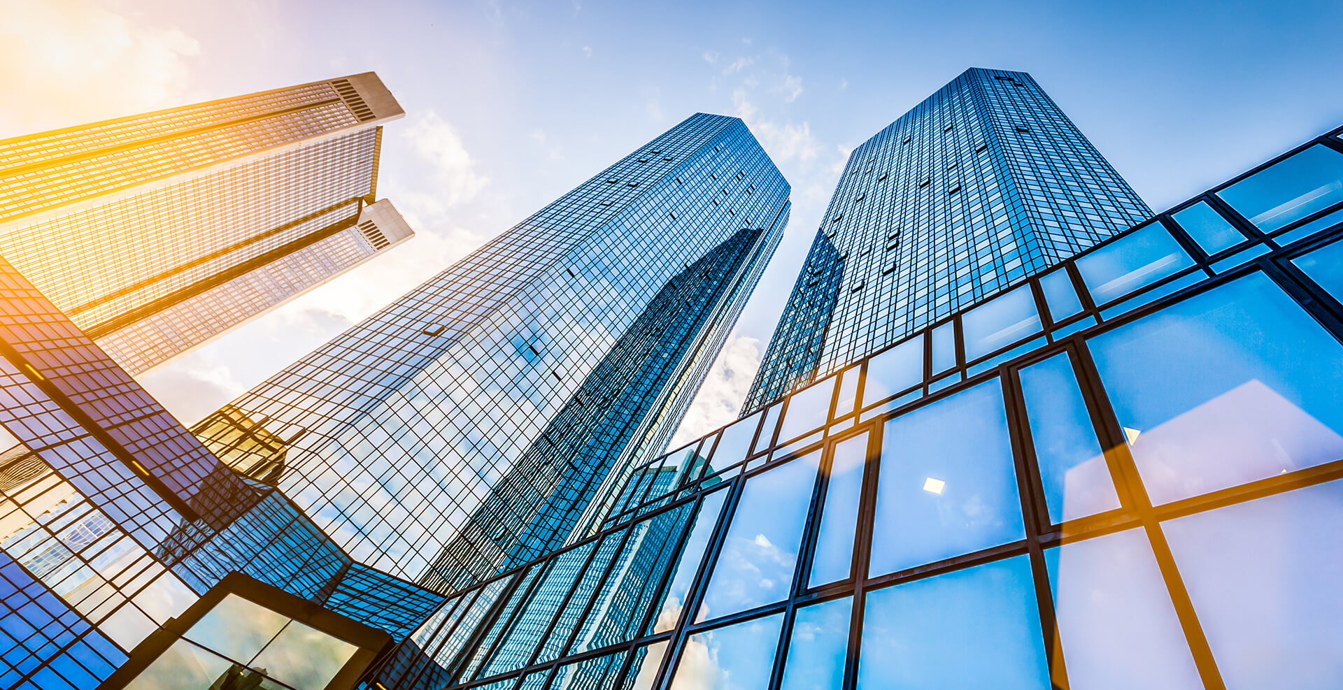 Hệ Thống  <span> Công Nghệ Thông Tin <span> Thông Tin Liên Lạc