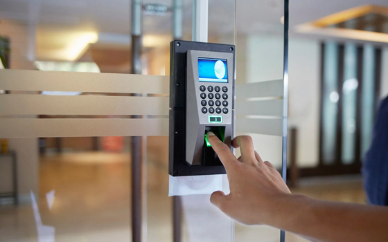 KIỂM SOÁT RA VÀO